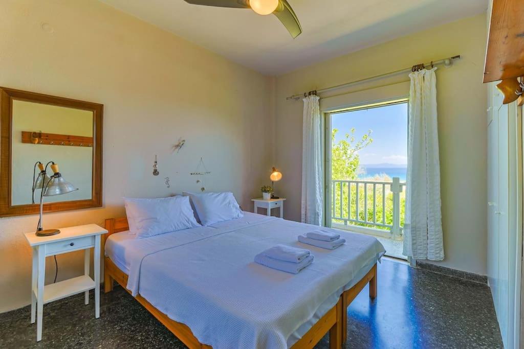 The Bright House By The Sea Villa Afytos Exterior photo