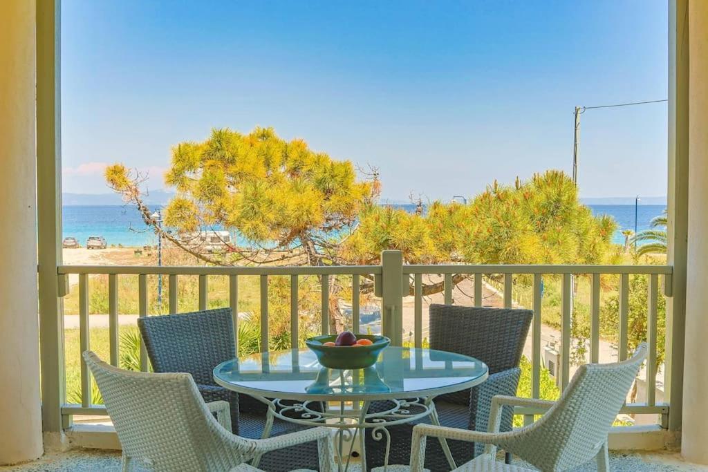 The Bright House By The Sea Villa Afytos Exterior photo