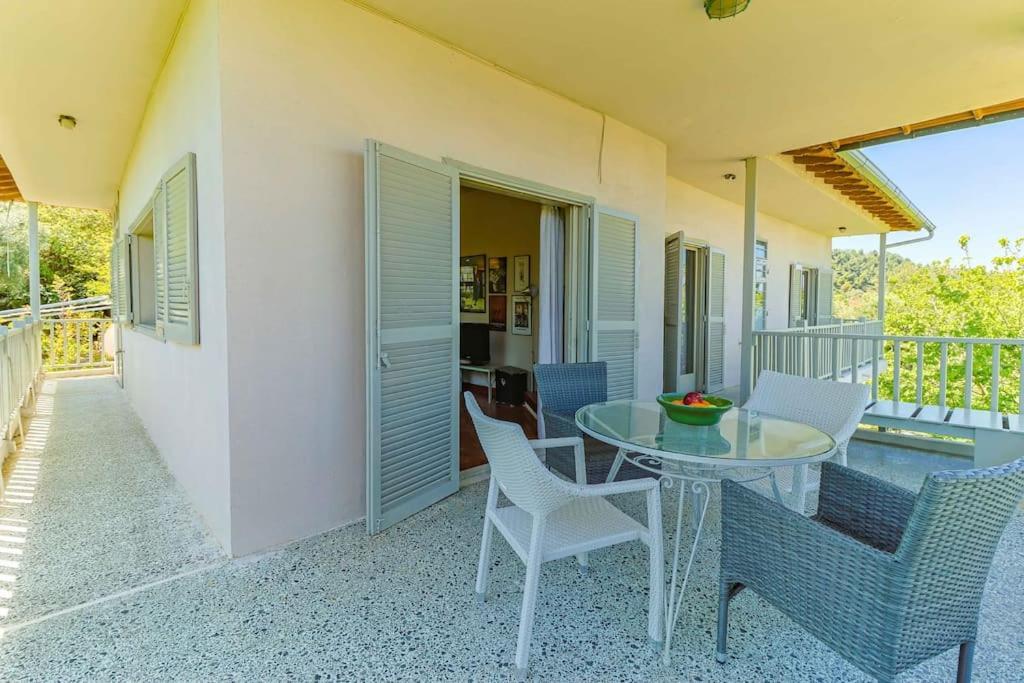 The Bright House By The Sea Villa Afytos Exterior photo